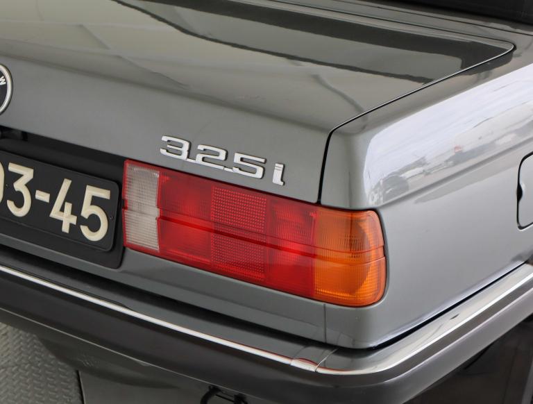 BMW 325I CABRIOLET